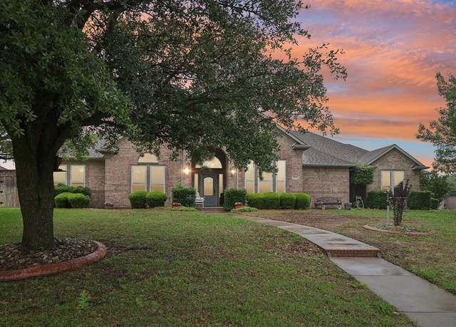 Property at 7251 Misty Glen Ln, Midlothian, TX 76065, 4 beds, 3 baths