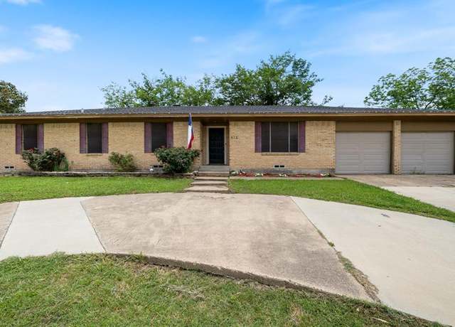 Property at 413 E 9th St, Kaufman, TX 75142, 4 beds, 2 baths
