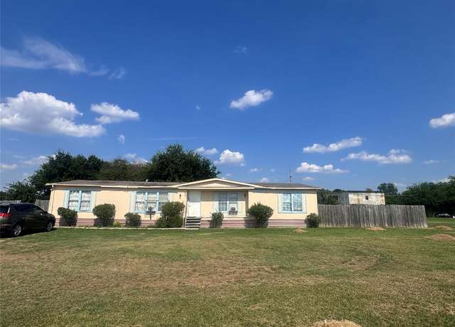 Property at 9533 Parkview Dr, Fort Worth, TX 76134, 3 beds, 2 baths