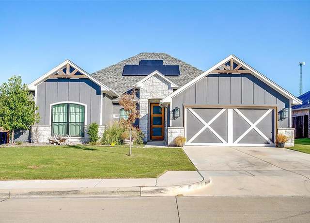 Property at 213 Buckeye Dr, Weatherford, TX 76086, 3 beds, 2 baths