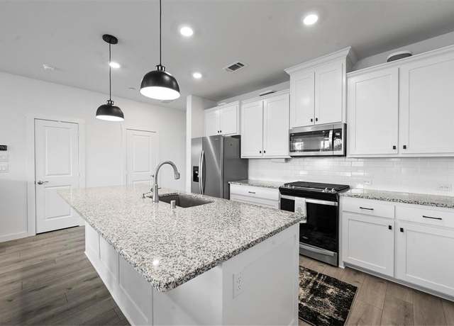 Property at 751 Mountain Laurel Dr, Prosper, TX 75078, 3 beds, 2.5 baths