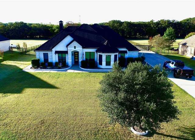 Property at 8228 Preserve Oaks Dr, Burleson, TX 76028, 4 beds, 3 baths
