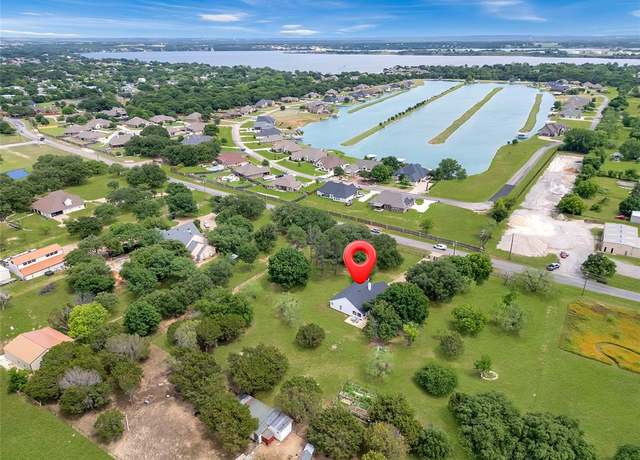 Property at 4312 Rhea Rd, Granbury, TX 76049, 4 beds, 2 baths