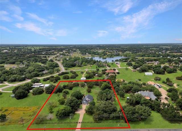 Property at 4312 Rhea Rd, Granbury, TX 76049, 4 beds, 2 baths
