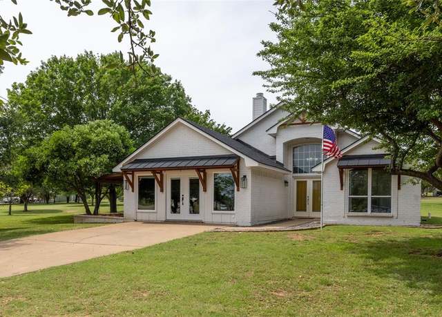Property at 4312 Rhea Rd, Granbury, TX 76049, 4 beds, 2 baths