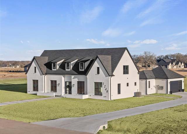 Property at 1240 Deerfield Dr, Wills Point, TX 75169, 5 beds, 4.5 baths