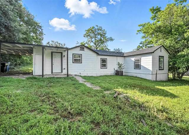 Property at 1927 S Fannin Ave, Denison, TX 75020, 3 beds, 2 baths