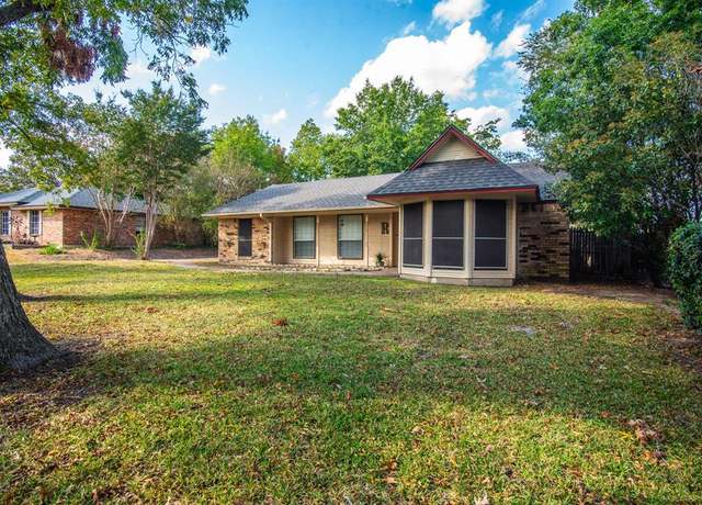 Property at 209 Countryside Dr, Crandall, TX 75114, 4 beds, 2 baths