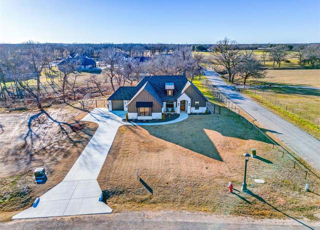 Property at 1000 Hennesay Park, Springtown, TX 76082, 5 beds, 3 baths