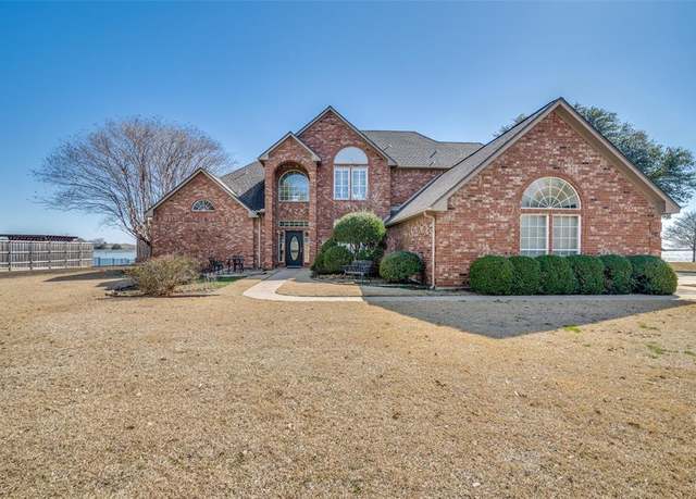 Property at 209 Rush Creek Dr, Heath, TX 75032, 4 beds, 3 baths