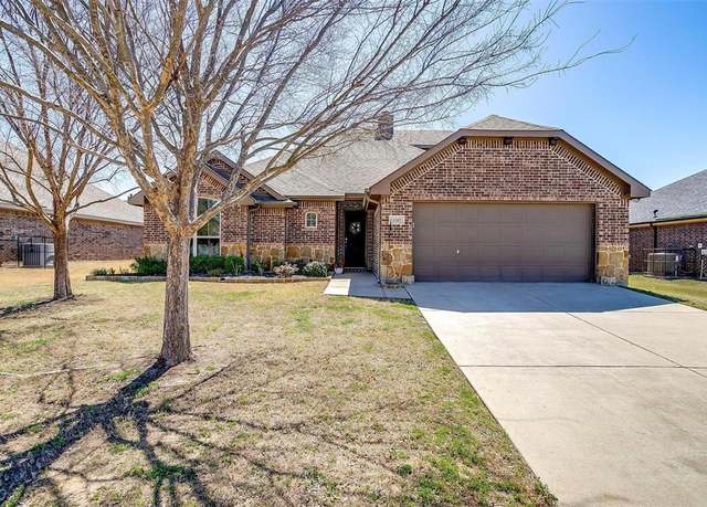 Property at 1165 Sapphire Ln, Burleson, TX 76058, 3 beds, 2.5 baths