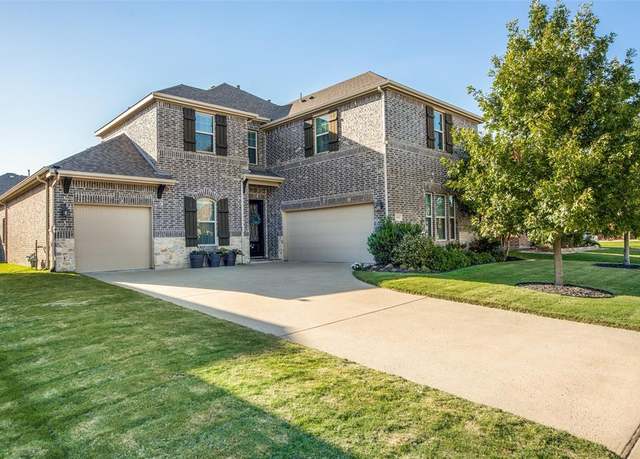 Property at 800 Elm Park Dr, Prosper, TX 75078, 4 beds, 4.5 baths