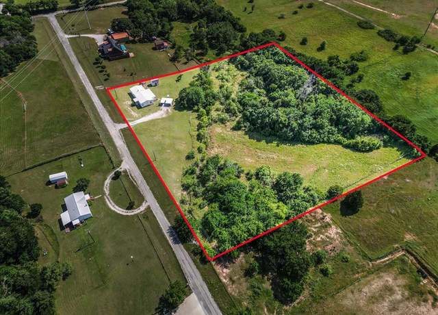 Property at 245 Garden Ct, Springtown, TX 76082, 3 beds, 2 baths