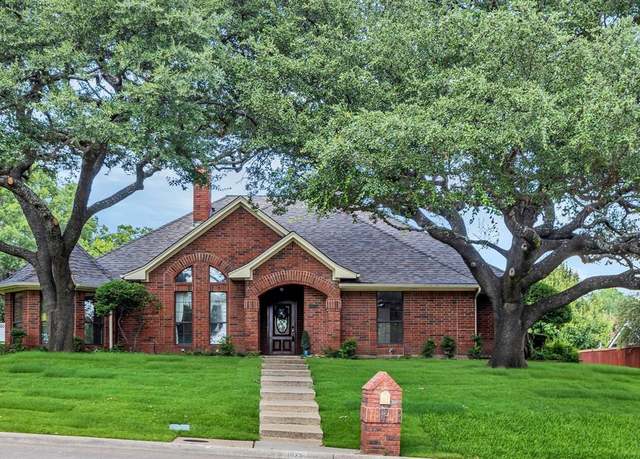 Property at 1675 Shores Blvd, Rockwall, TX 75087, 3 beds, 2.5 baths