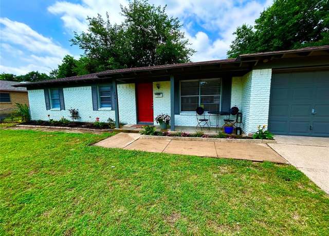 Property at 128 Robert St, Burleson, TX 76028, 3 beds, 2 baths