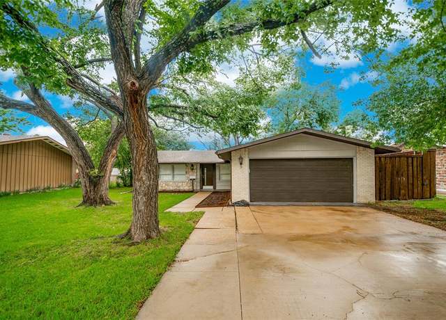 Property at 2305 Briarwood Ln, Carrollton, TX 75006, 4 beds, 3 baths