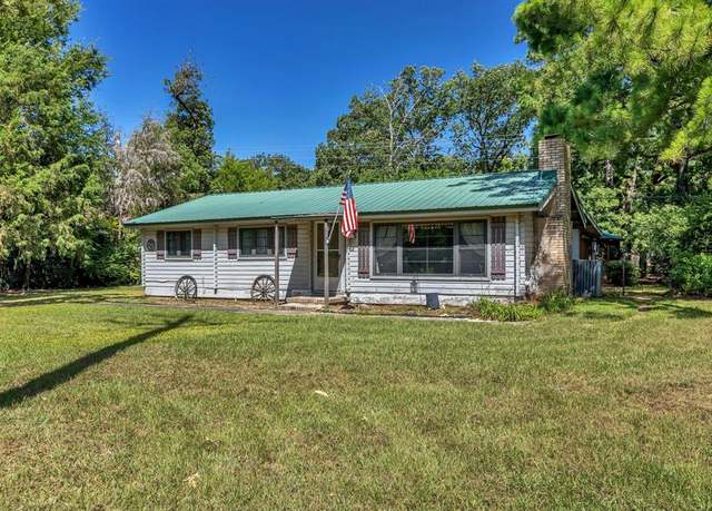 Property at 733 Cedarcrest Dr, Tool, TX 75143, 3 beds, 2 baths