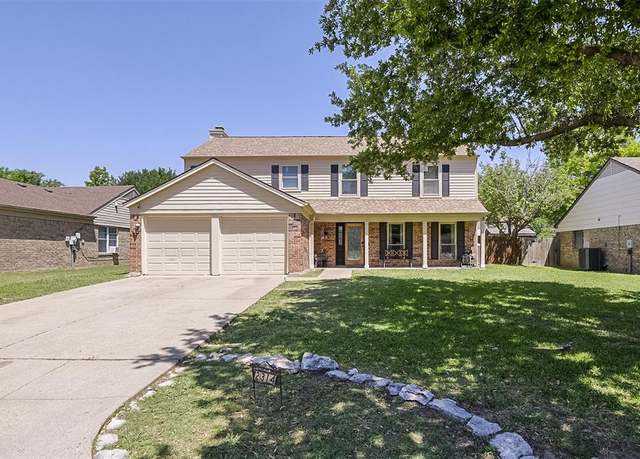 Property at 2314 Warwick Ave, Grand Prairie, TX 75052, 4 beds, 2.5 baths