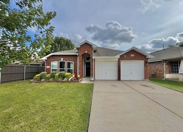 Property at 5805 Bridal Trl, Fort Worth, TX 76179, 3 beds, 2 baths