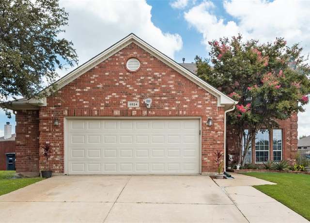 Property at 8824 Fayetteville Dr, Fort Worth, TX 76244, 4 beds, 2.5 baths