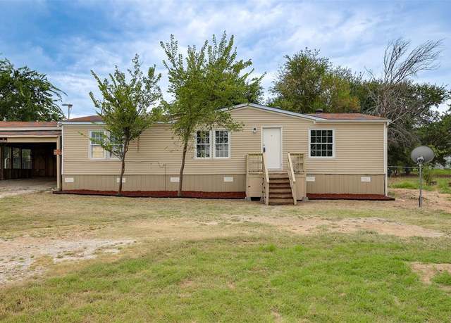 Property at 206 Summit Ridge Ct, Springtown, TX 76082, 3 beds, 2 baths