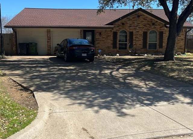 Property at 2903 Stratford Ct, Arlington, TX 76015, 4 beds, 2 baths