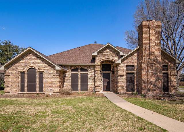 Property at 2429 E Windsor Dr, Denton, TX 76209, 4 beds, 3 baths