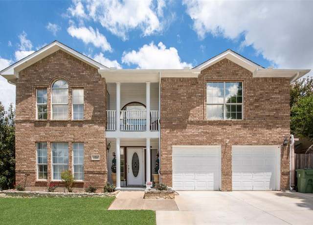 Property at 2105 Belton Dr, Arlington, TX 76018, 5 beds, 4 baths