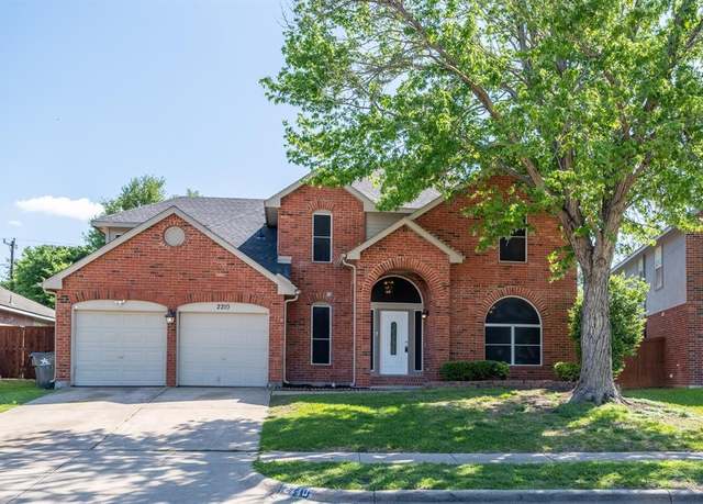 Property at 2210 Belton Dr, Arlington, TX 76018, 5 beds, 2.5 baths