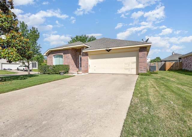 Property at 1512 Marti Dr, Royse City, TX 75189, 4 beds, 2 baths