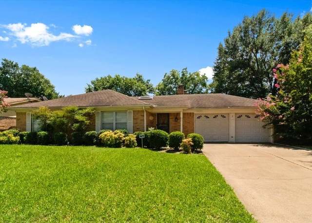 Property at 1506 Ridgeview Dr, Arlington, TX 76012, 3 beds, 2 baths