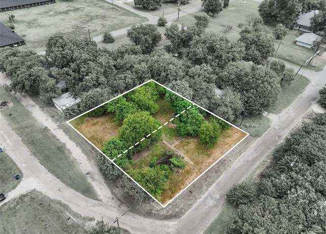 Property at 304 W Cleveland Ave, Whitney, TX 76692