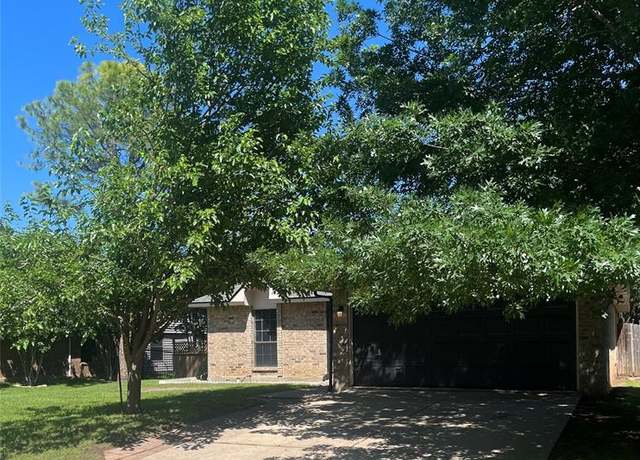 Property at 2524 Craig Ln, Denton, TX 76209, 3 beds, 2 baths