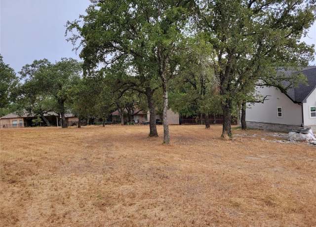Property at 410 Koppes Ct, Runaway Bay, TX 76426