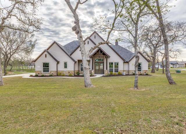 Property at 105 Clayton Xing, Springtown, TX 76082, 4 beds, 2.5 baths