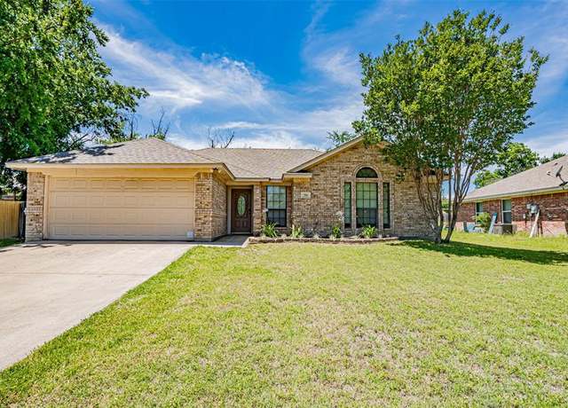 Property at 750 S First Ave, Stephenville, TX 76401, 3 beds, 2 baths