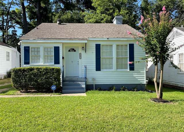 Property at 649 College St, Shreveport, LA 71104, 3 beds, 2 baths