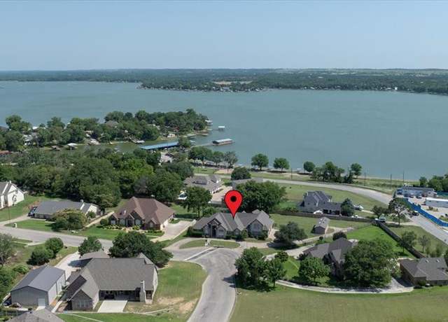 Property at 3633 Cliff View Loop, Weatherford, TX 76087, 4 beds, 3 baths