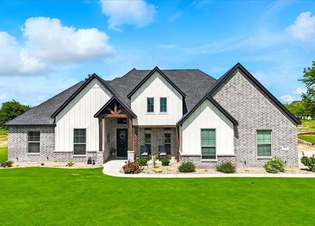 Property at 504 N Saddle Horn Ct, Weatherford, TX 76087, 4 beds, 2 baths