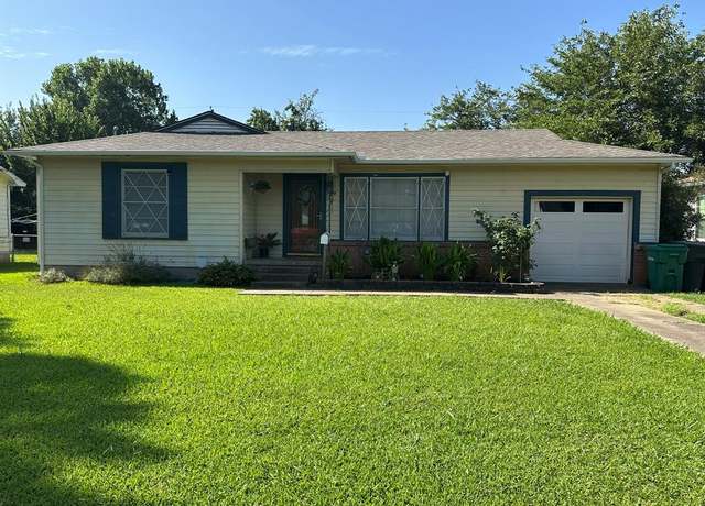 Property at 908 E Summit St, Sherman, TX 75090, 2 beds, 1 bath