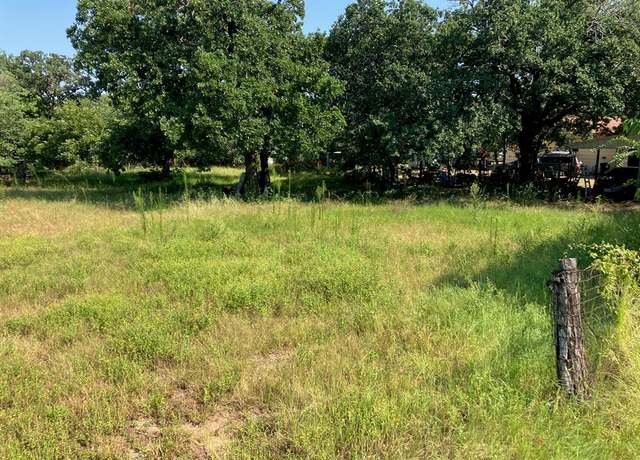 Property at 417 Harvey St, De Leon, TX 76444
