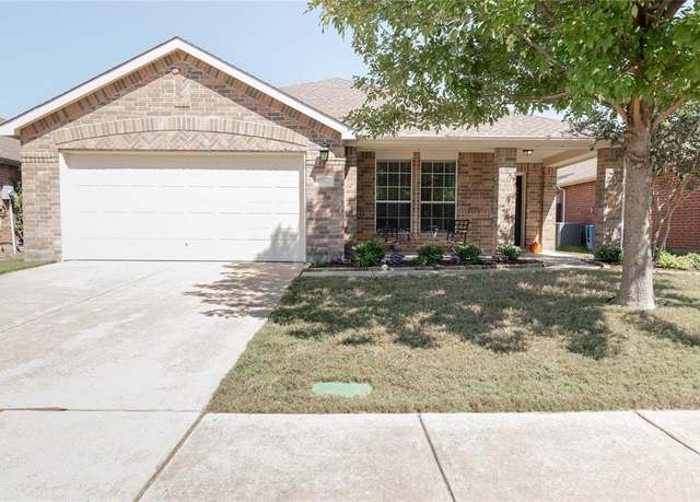 Property at 1016 Ingram Dr, Forney, TX 75126, 4 beds, 2 baths