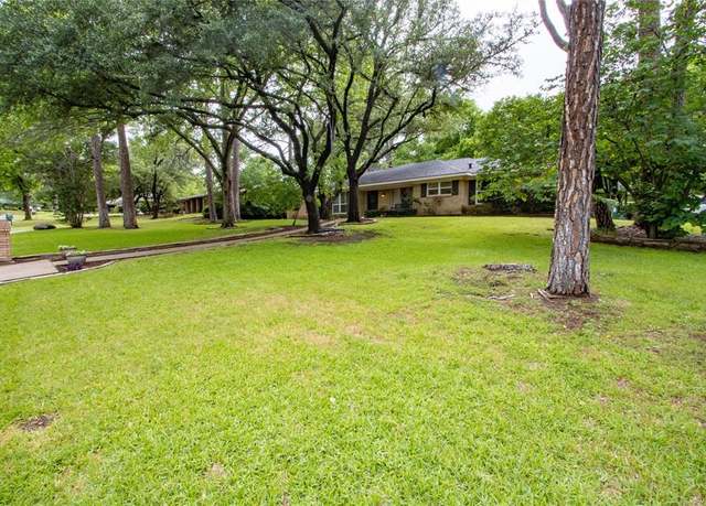 Property at 200 Pennsylvania Dr, Denton, TX 76205, 4 beds, 3.5 baths