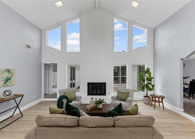 Property at 2100 Scarlet Oak Dr, Richardson, TX 75081, 4 beds, 2 baths