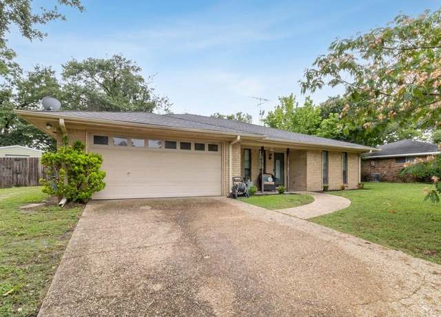 Property at 2916 Lafayette St, Corsicana, TX 75110, 3 beds, 2 baths