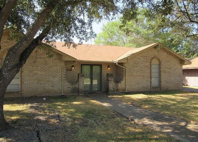 Property at 218 Lawndale Dr, Marlin, TX 76661, 3 beds, 2 baths