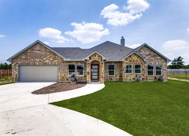 Property at 1218 Lynn Way, Waxahachie, TX 75165, 4 beds, 2.5 baths