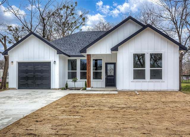Property at 1505 Division St, Commerce, TX 75428, 3 beds, 2 baths
