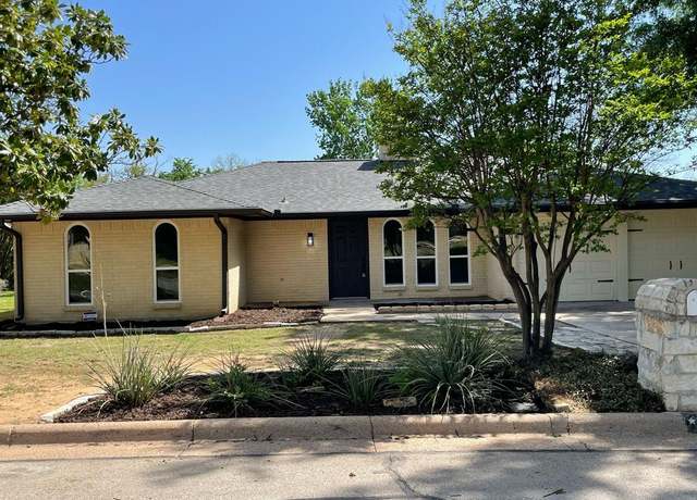 Property at 2700 Blue Quail Dr, Arlington, TX 76017, 3 beds, 2 baths