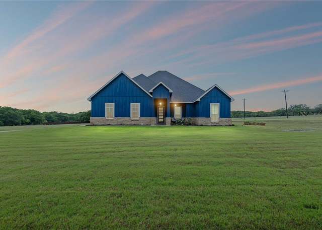 Property at 165 Cartwright Rd, Weatherford, TX 76087, 4 beds, 3 baths
